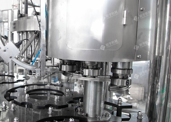 三合一玻璃瓶啤酒灌裝機(jī) 三合一玻璃瓶啤酒灌裝機(jī)